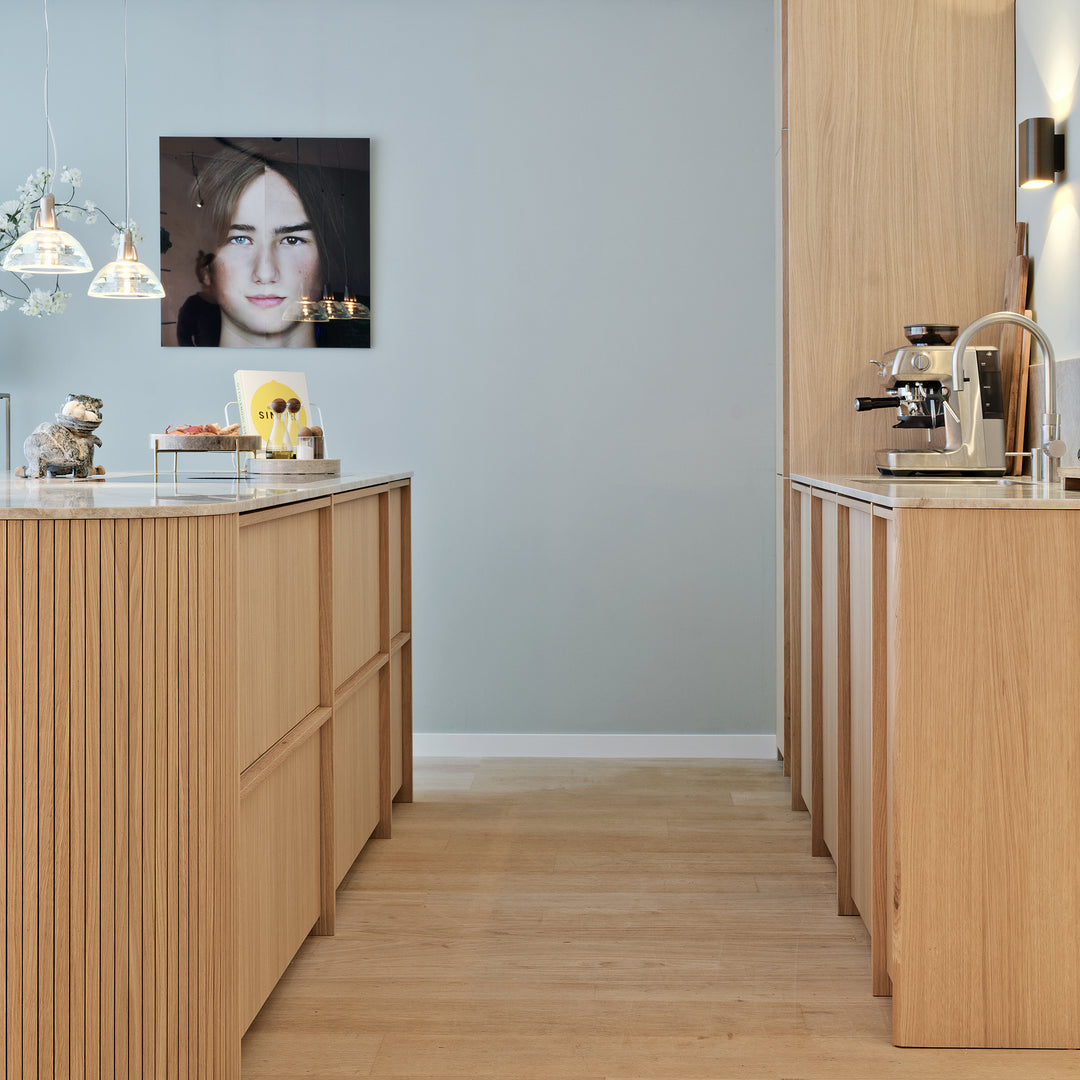 Houtmerk – Bewerking – Afwerking met kleurloze lak Bewerkingen Houtmerk