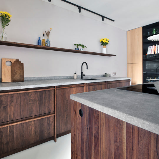 Houtmerk - Houten Wandplank blinde bevestiging - Massief noten Wandplanken Houtmerk
