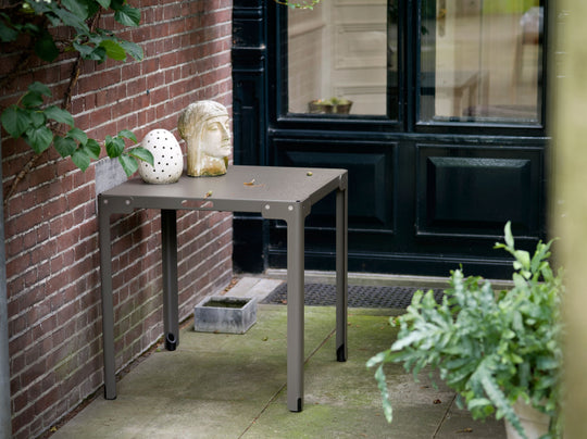 Functionals - T-table donkergrijs warmgrijs outdoor afwerking - SALE  Houtmerk