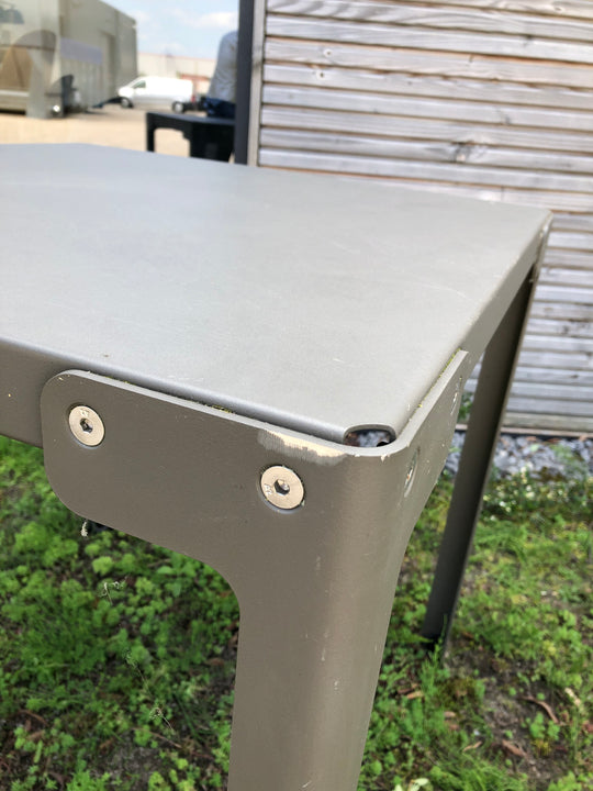 Functionals - T-table donkergrijs warmgrijs outdoor afwerking - SALE  Houtmerk