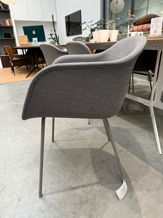 Muuto - Fiber Armchair - Grijze Kvadrat Remix Stoffering - SALE Stoelen Houtmerk