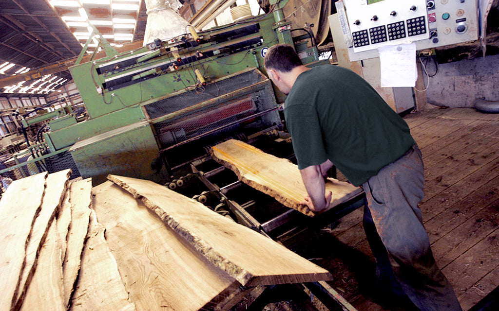 Machinale houtbewerking in de meubelmakerij