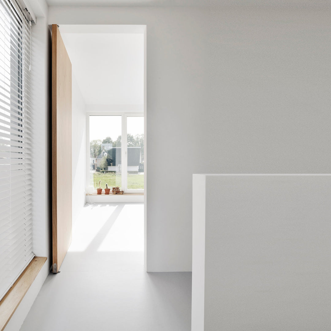 Houtmerk - Maatwerk houten Taatsdeur zonder kozijn - Noten Deuren Houtmerk