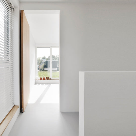 Houtmerk - Maatwerk houten Taatsdeur zonder kozijn - Noten Deuren Houtmerk