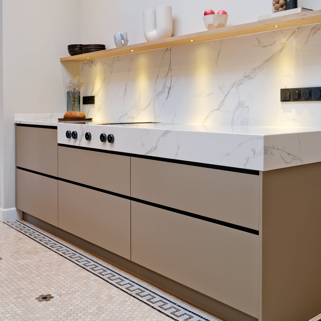 Houtmerk Ratio® - Plint voor keuken - Fenix Keukens Houtmerk