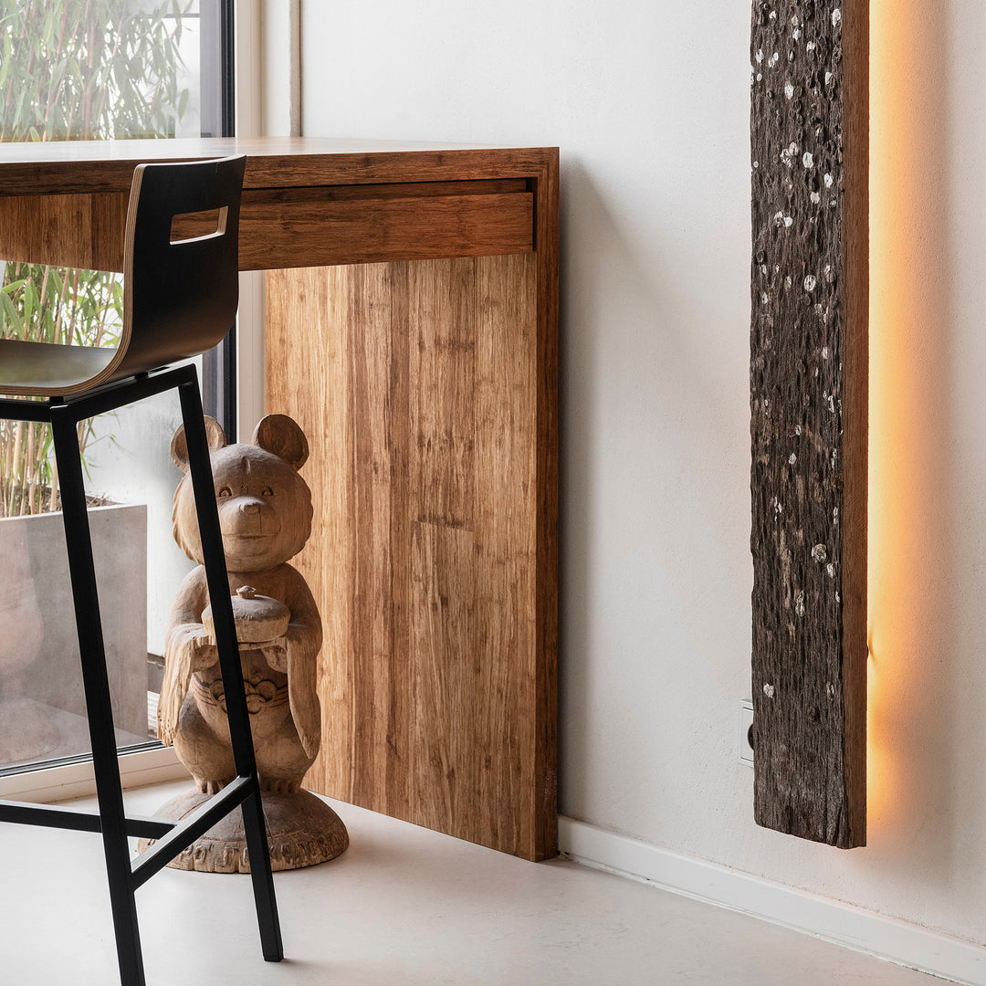 U-vormige massief houten wangentafel als bureau en werkplek thuis