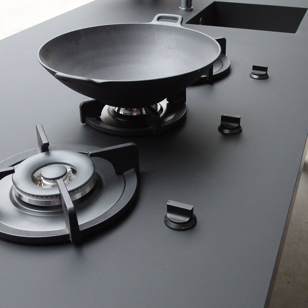 Pitt Cooking gasbranders en knoppen op Fenix keukenblad