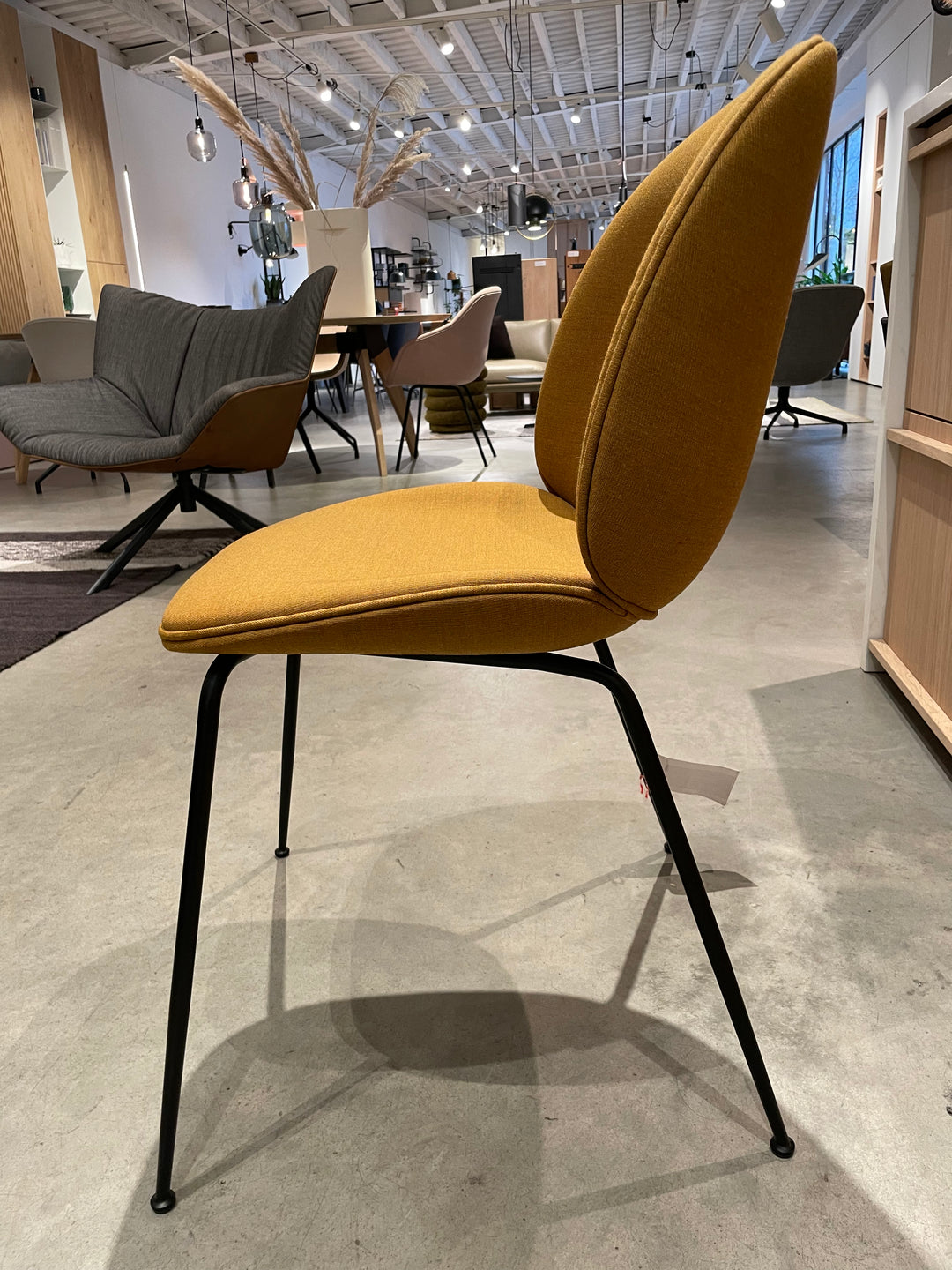 Gubi Beetle Tube base Kvadrat Canvas - SALE Stoelen Houtmerk