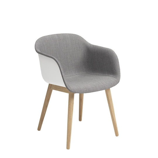 Muuto - Fiber Armchair - Witte Kuipstoel Wood Base met Grijze Remix Stoffering - SALE Stoelen Houtmerk