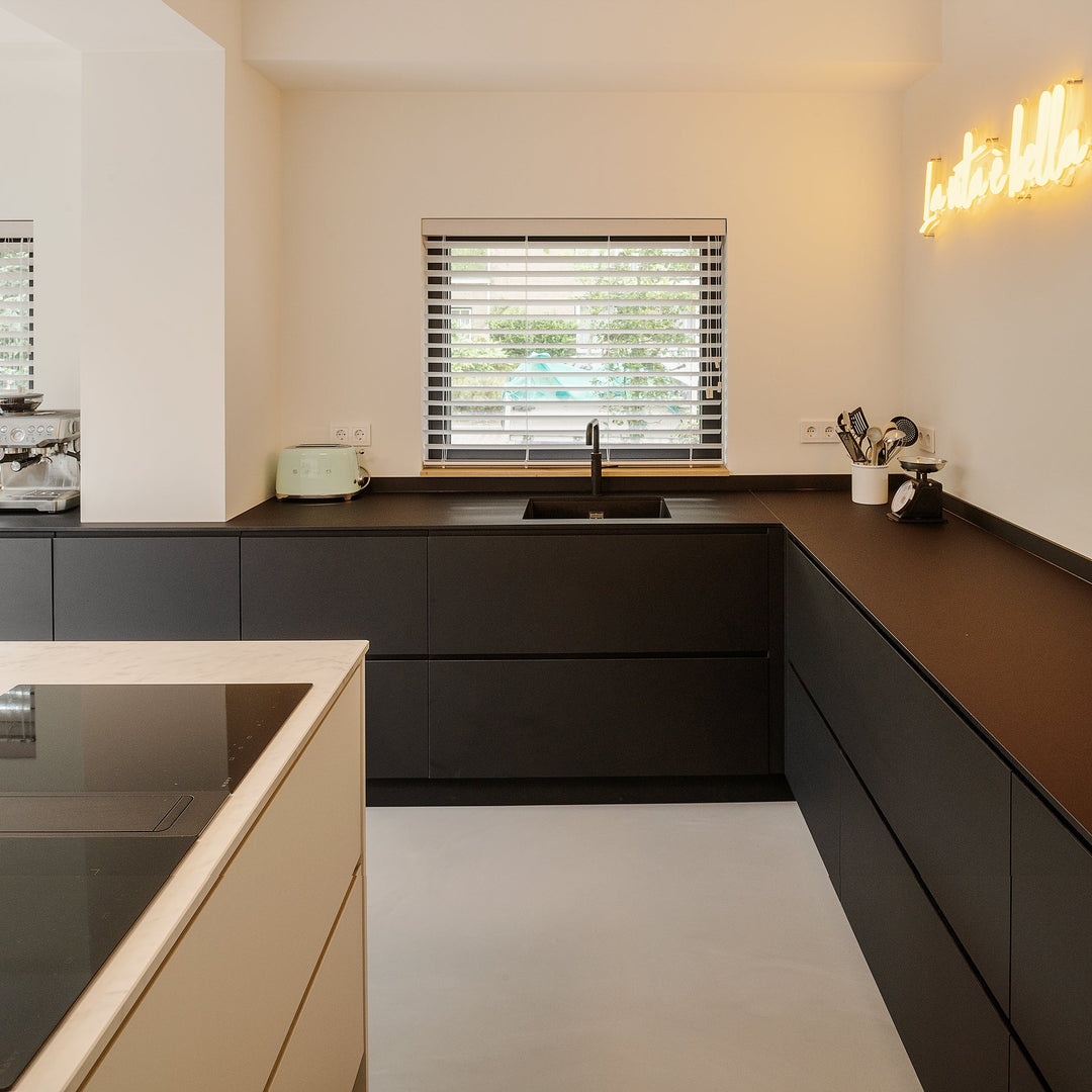 Houtmerk Ratio® - Plint voor keuken - Fenix Keukens Houtmerk