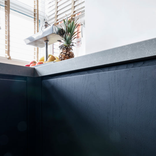 Ratio - Keukenfront GRIP - Massief eiken Primeur Zwarte beits Keukenfronten Houtmerk