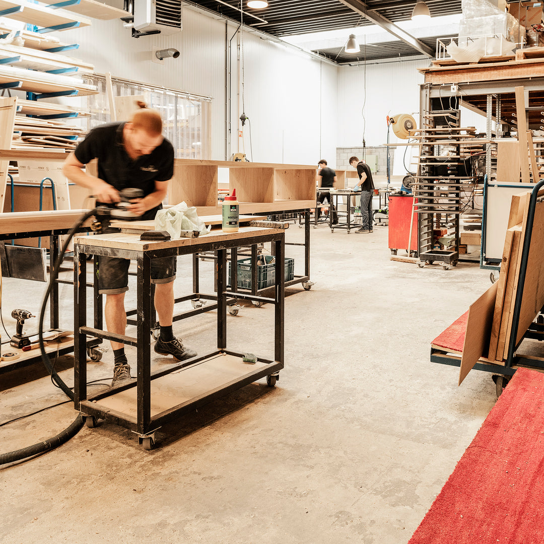 Houtmerk - Zwevende Kastenwand Vero met open vakken - maatwerk wandmeubel Kasten Houtmerk   