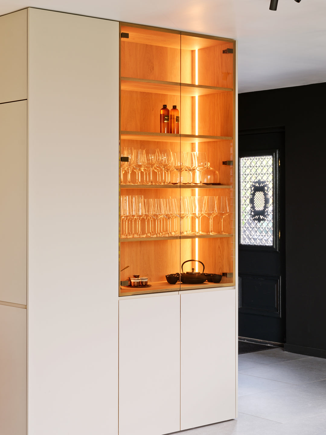 Houtmerk Ratio® - Vakkenkast Prisma - Vitrinekast massief hout Houtmerk