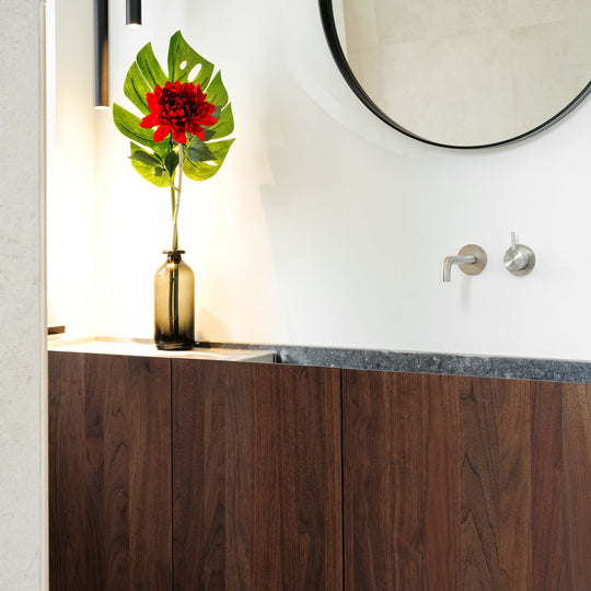 Houtmerk - Houten Badmeubel Niche - notenhout met verzonken natuursteen wastafel-Houtmerk-Houten Badmeubel Niche notenhout met natuurstenen wastafel | Houtmerk