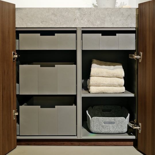 Houtmerk - Houten Badmeubel Niche - notenhout met verzonken natuursteen wastafel Badmeubels Houtmerk