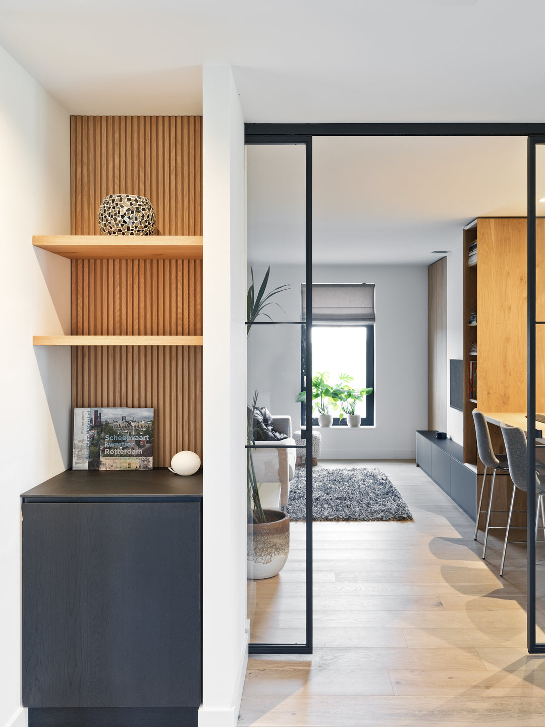 Houtmerk - En Suite Kast Porta 01 - Kasten en stalen schuifdeuren Kastcombinatie Houtmerk