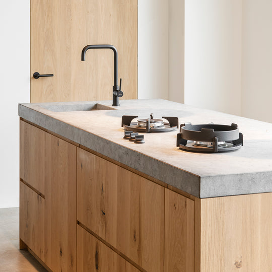 Houtmerk - Maatwerk houten deur met onzichtbaar kozijn - Eiken Deuren Houtmerk