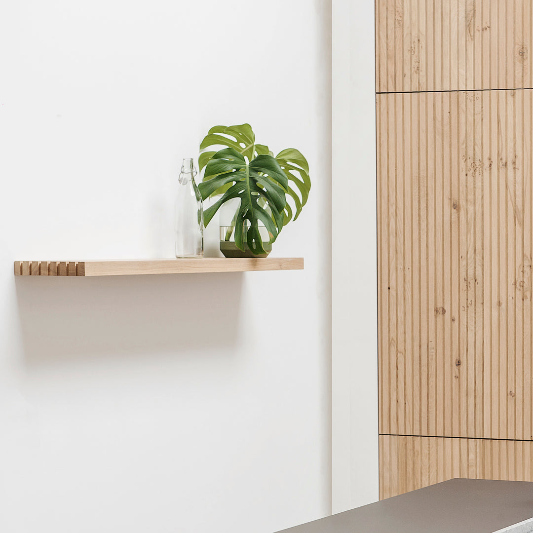 Houtmerk - Witte MDF Stollenwand - Overschilderbaar maatwerk Keukens Houtmerk