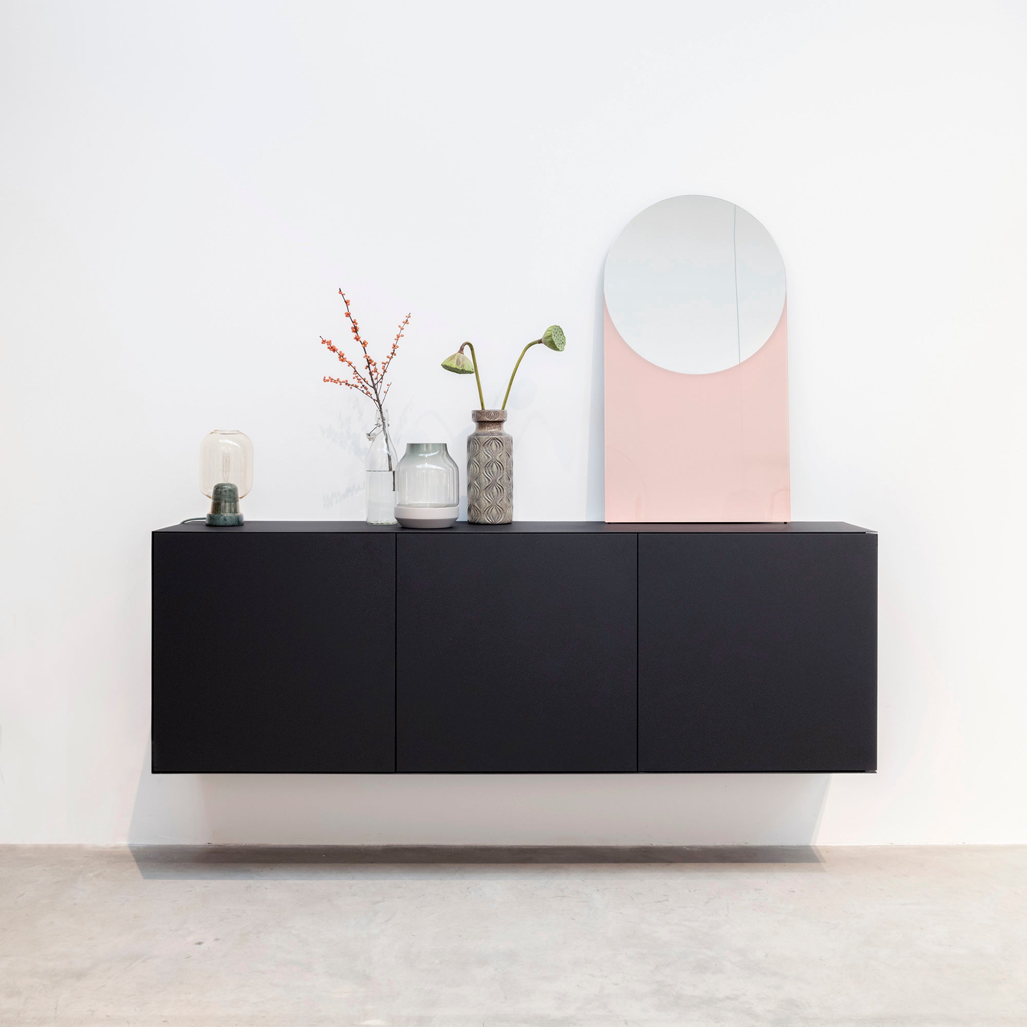 Houtmerk - Stalen dressoir Deco - Zwarte Arpa Fenix fronten - SALE Kasten Houtmerk