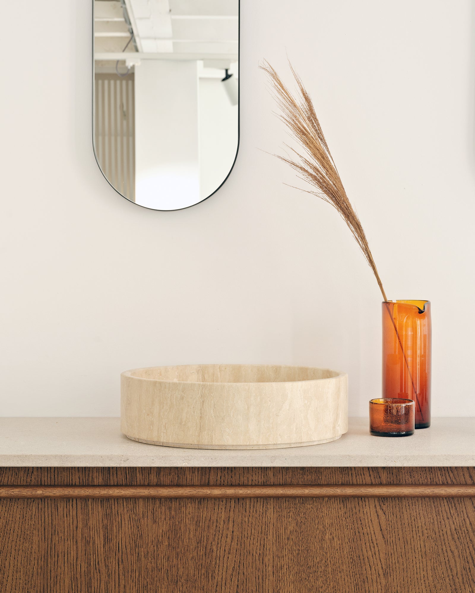 Waskommen van travertin natuursteen: tijdloze luxe voor je badkamer
