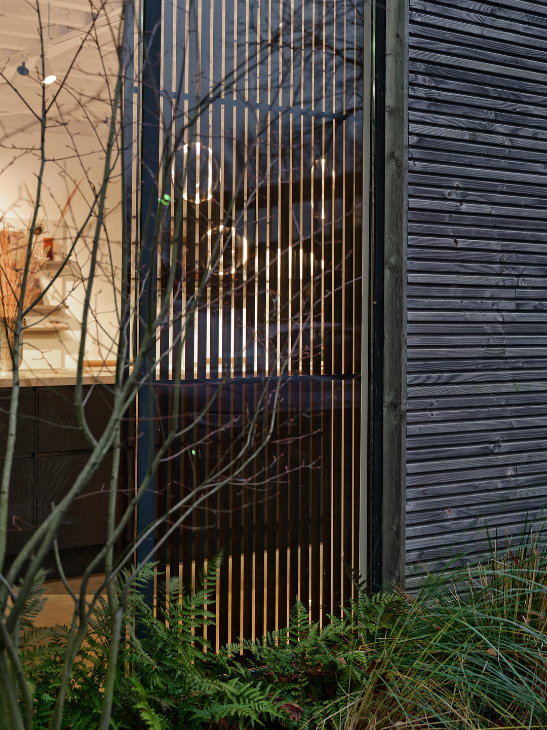 Houtmerk - Houten Roomdivider Stiletto - Met schuifrails plafondmontage van 235cm tot 265cm hoog Roomdividers Houtmerk