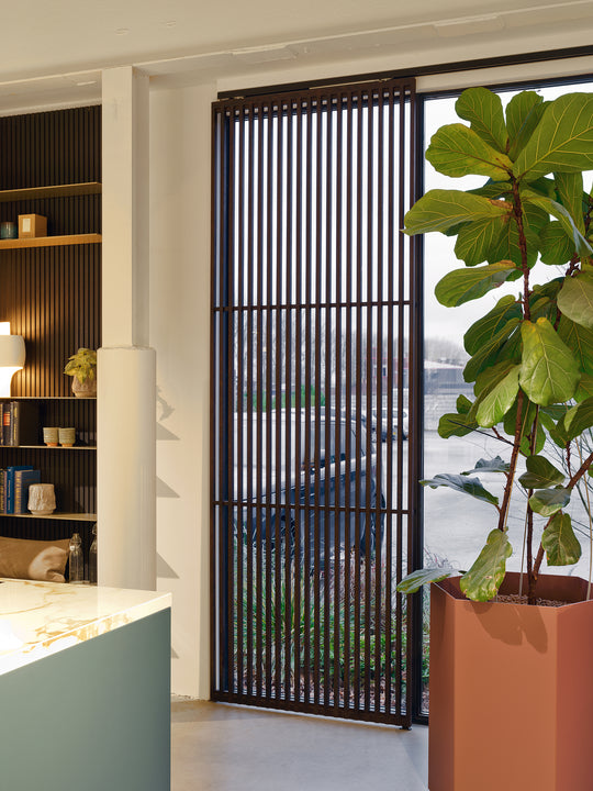Houtmerk - Farrow&Ball Kleuren Roomdivider Stiletto - Met schuifrails wandmontage van 235cm tot 265cm hoog