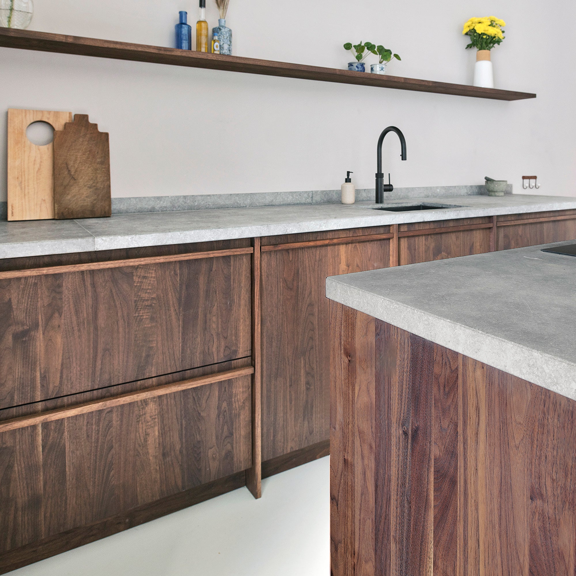 Houtmerk Ratio® - Plint voor keuken - Noten Keukens Houtmerk