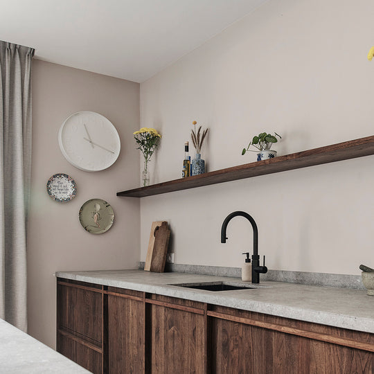 Houtmerk - Massief noten wandplank voor nis 242cm - SALE Wandplanken Houtmerk