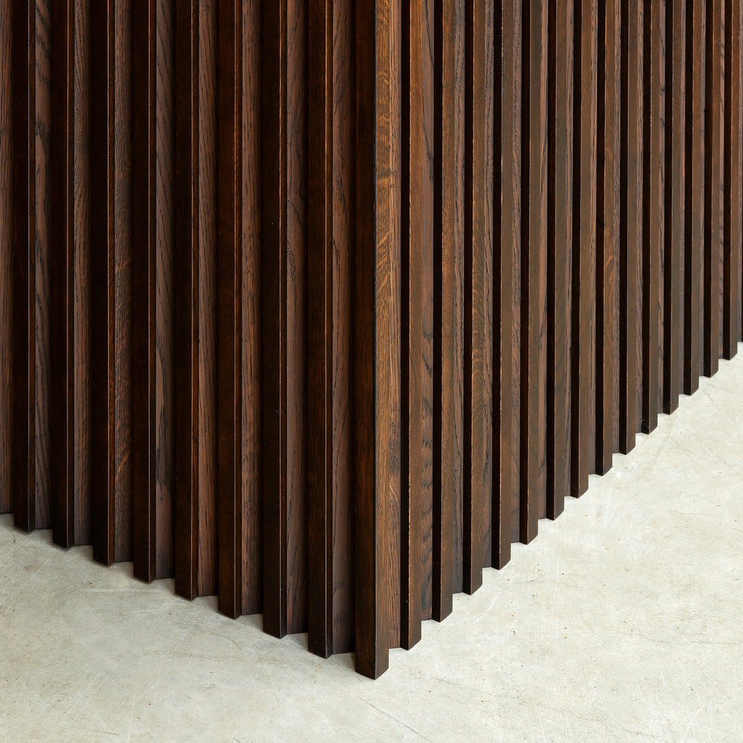 Ratio - Dekpaneel ESCALADE - Geprofileerd eiken Black Walnut Beits Keukenfronten Houtmerk
