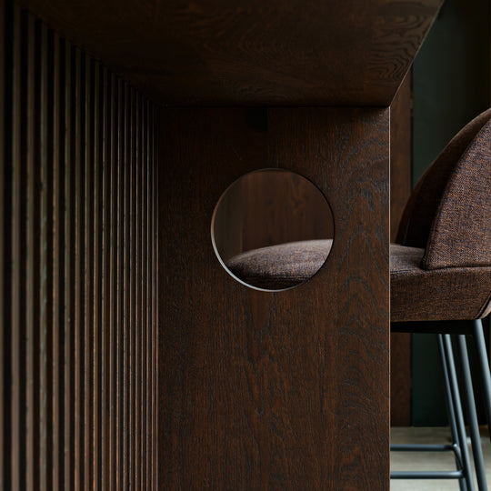 Ratio - Dekpaneel ESCALADE - Geprofileerd eiken Black Walnut Beits Keukenfronten Houtmerk