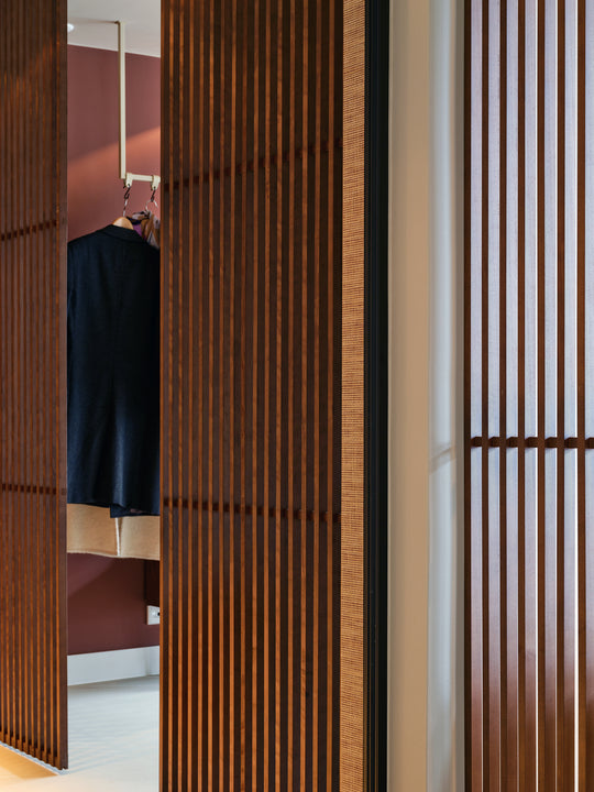 Houtmerk - Houten Roomdivider Stiletto - Met schuifrails plafondmontage van 235cm tot 265cm hoog