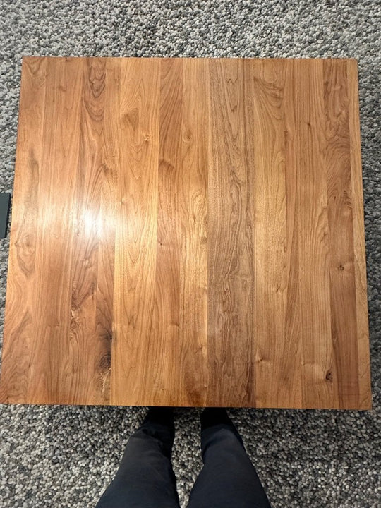 Houtmerk - Salontafel Massief Noten - Vierkant 120cm met open vak - SALE Tafels Houtmerk