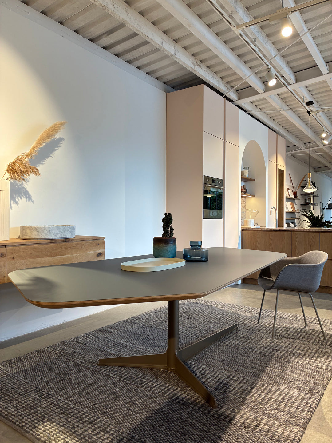 Houtmerk - Tafel Loom 250x120cm Arpa Fenix - Bladvorm Basalt - SALE Tafels Houtmerk