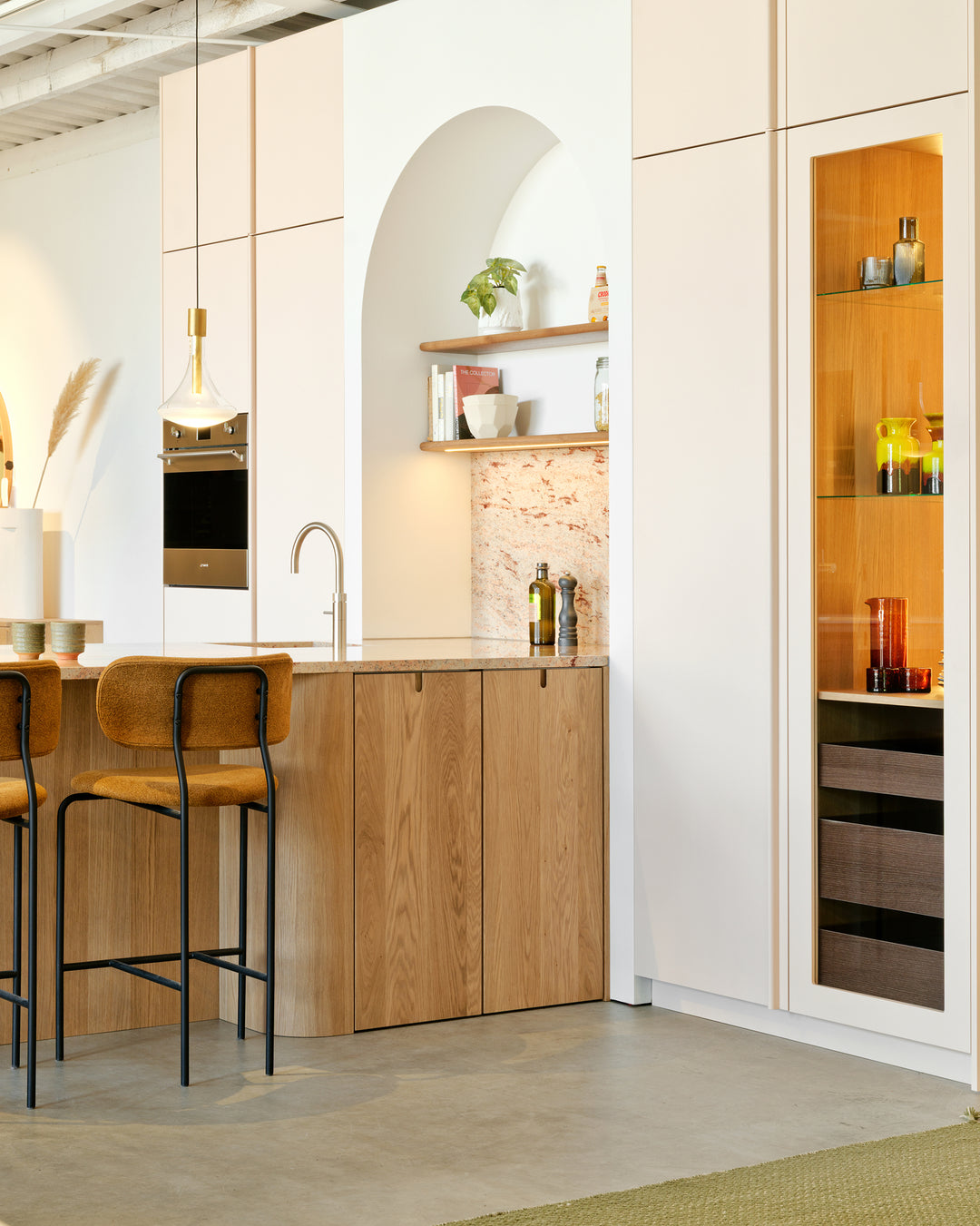 105_houtmerk_maatwerk_fronten_ikea_basis_metd_keuken_boog_toog_farrow_ball_planken_afgerond_nis_ledverlichting_massief_eiken_olijfkleur_beits.jpg