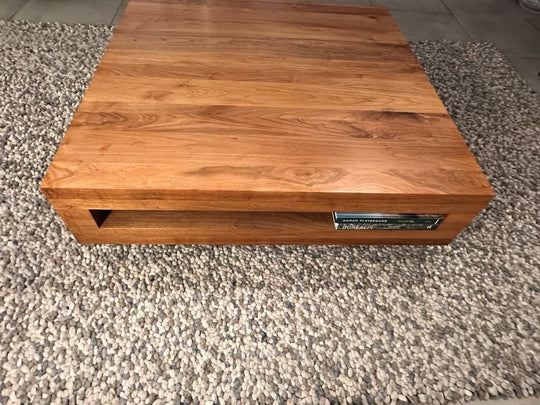 Houtmerk - Salontafel Massief Noten - Vierkant 120cm met open vak - SALE Tafels Houtmerk