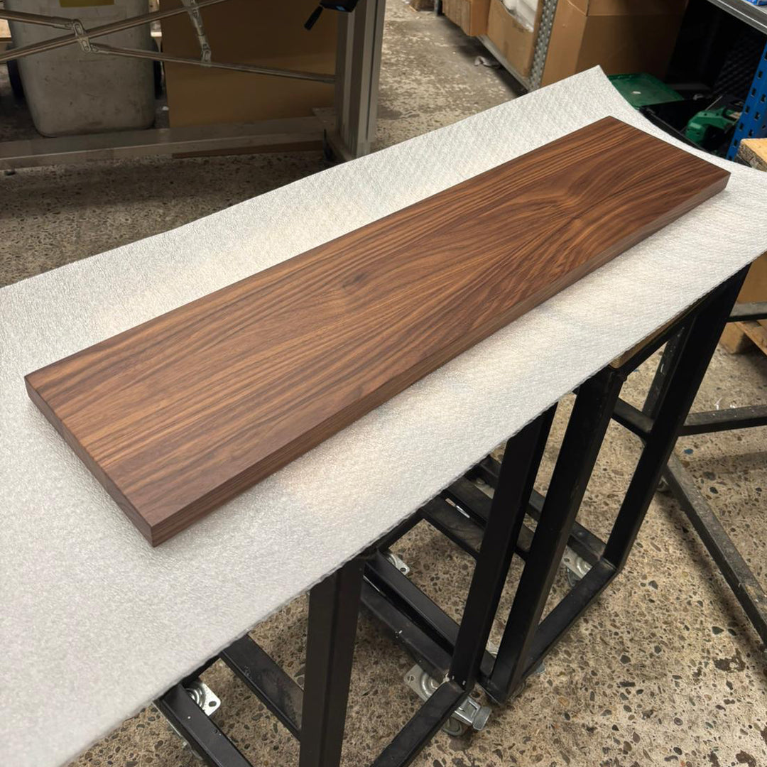 Houtmerk - Massief noten wandplank 100cm - SALE Wandplanken Houtmerk