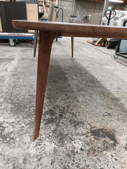 Houtmerk - Tafel Fjord Noten - Rechthoek afgerond - SALE Tafels Houtmerk