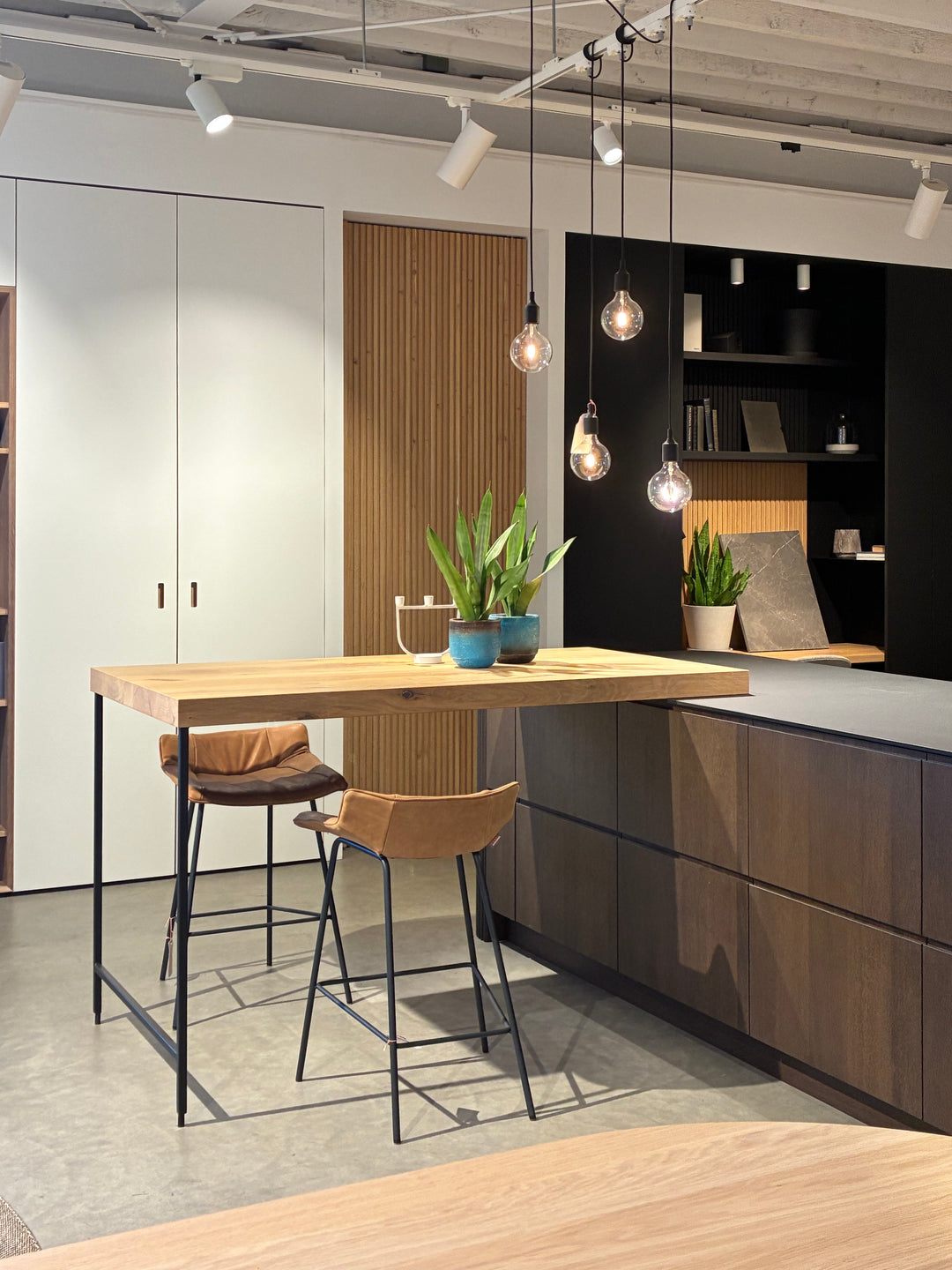 Houtmerk - Ratio® keuken eiken met natuursteen - SALE Keukens Houtmerk