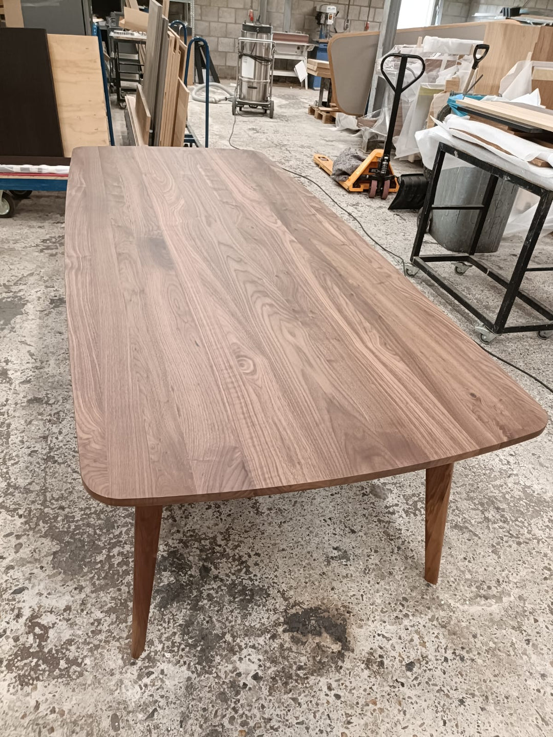 Houtmerk - Tafel Fjord Noten - Rechthoek afgerond - SALE Tafels Houtmerk