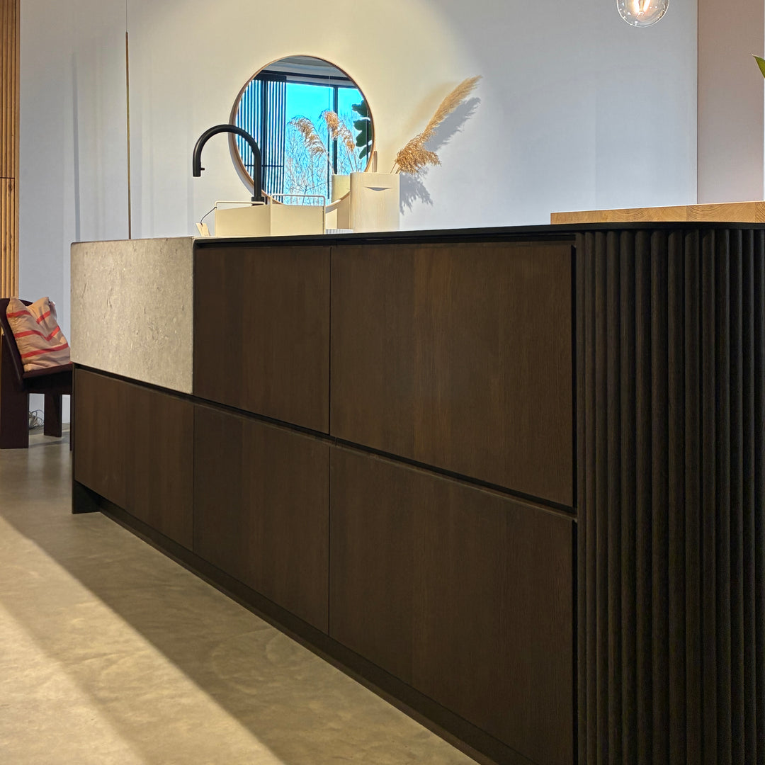 Houtmerk - Ratio® keuken eiken met natuursteen - SALE Keukens Houtmerk