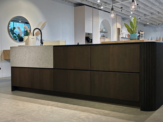 Houtmerk - Ratio® keuken eiken met natuursteen - SALE Keukens Houtmerk