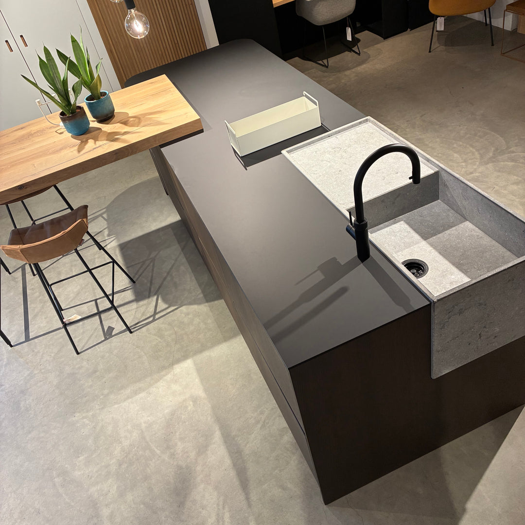 Houtmerk - Ratio® keuken eiken met natuursteen - SALE Keukens Houtmerk