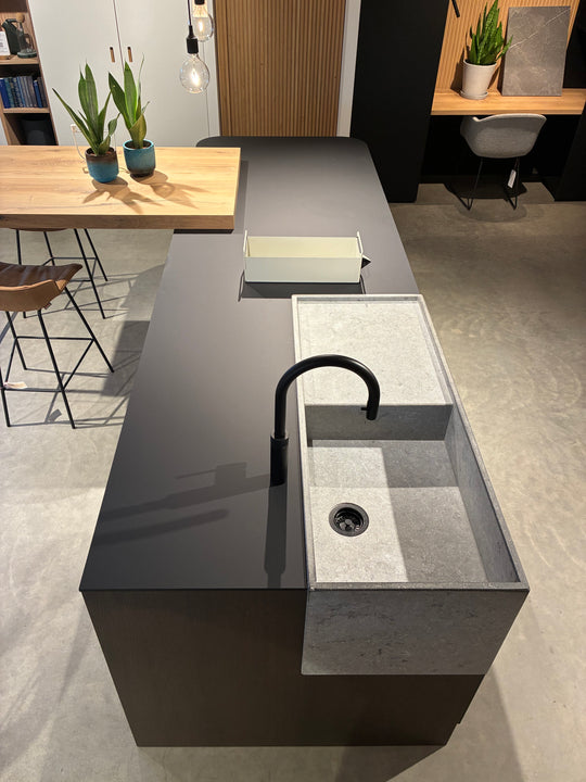 Houtmerk - Ratio® keuken eiken met natuursteen - SALE Keukens Houtmerk