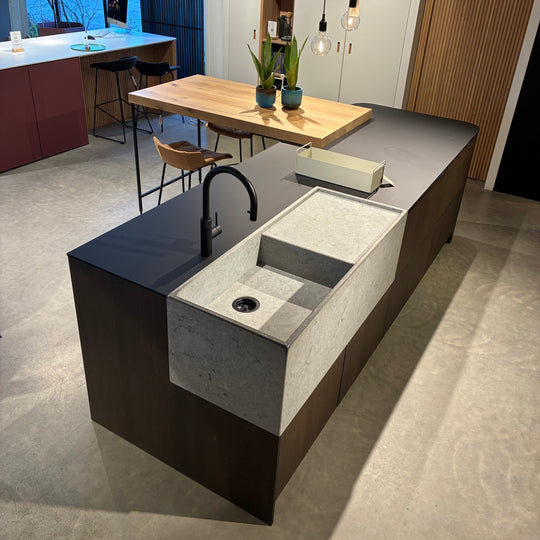 Houtmerk - Ratio® keuken eiken met natuursteen - SALE Keukens Houtmerk