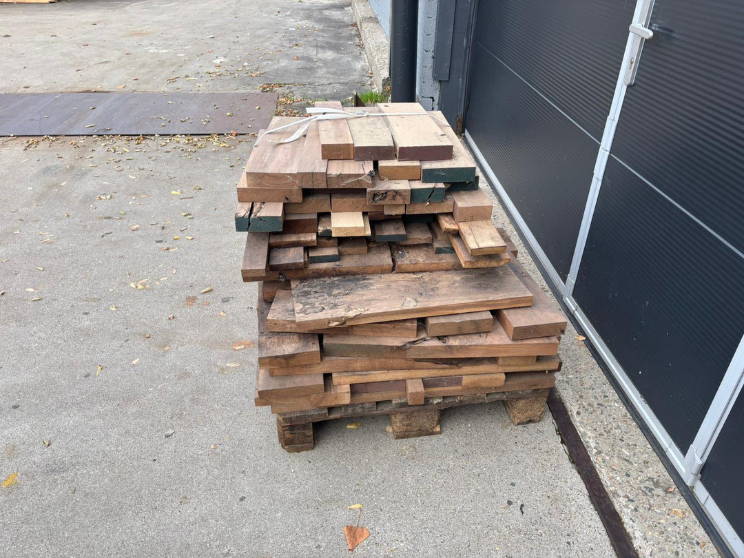 Houtmerk - Losse panelen massief noten resthout 30-40mm - SALE Werkbladen houtmerk