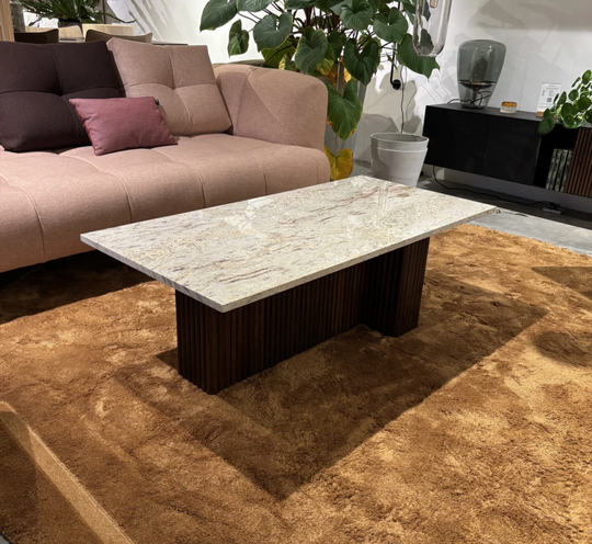 Salontafel - prototype massief hout en graniet - SALE Salontafels Houtmerk
