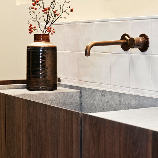 Houtmerk - Enkele wastafel Concreto natuursteen 135cm - Natuursteen uit voorraad-Houtmerk-