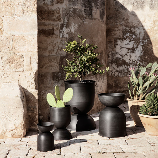 Ferm Living - Hourglass Pot - Plantenpot of Bloembak Accessoires Ferm Living   
