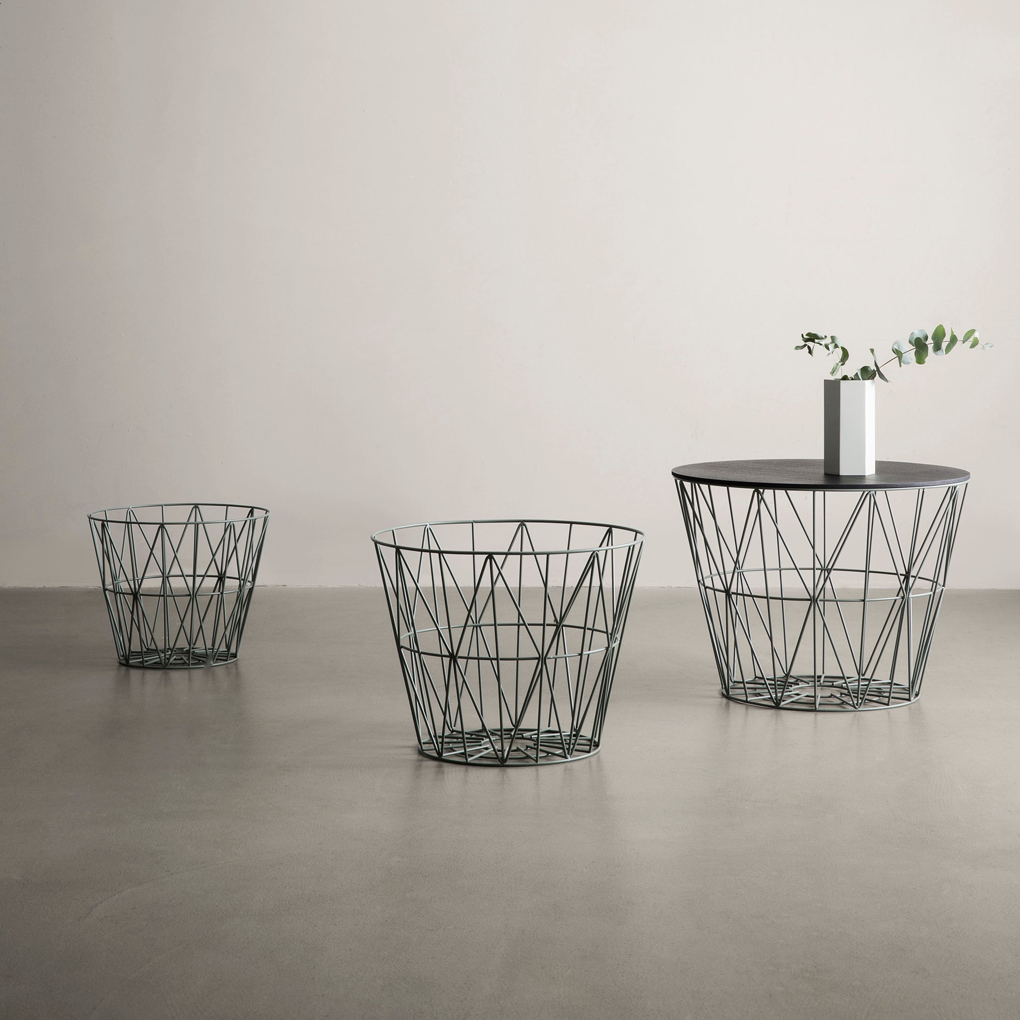 Wire outlet basket black