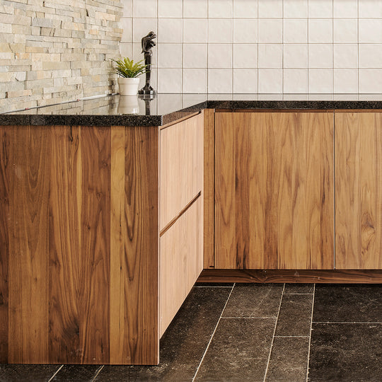 Houtmerk - Dekpaneel voor keuken - maatwerk massief hout of Fenix Keukenfronten Houtmerk   